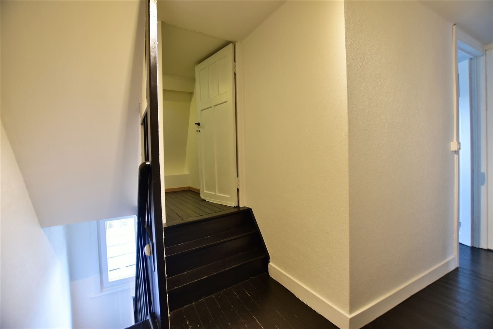 Karaktervolle, ruime woning met 6 slaapkamers, binnenkoer met jacuzzi en topligging! foto 25