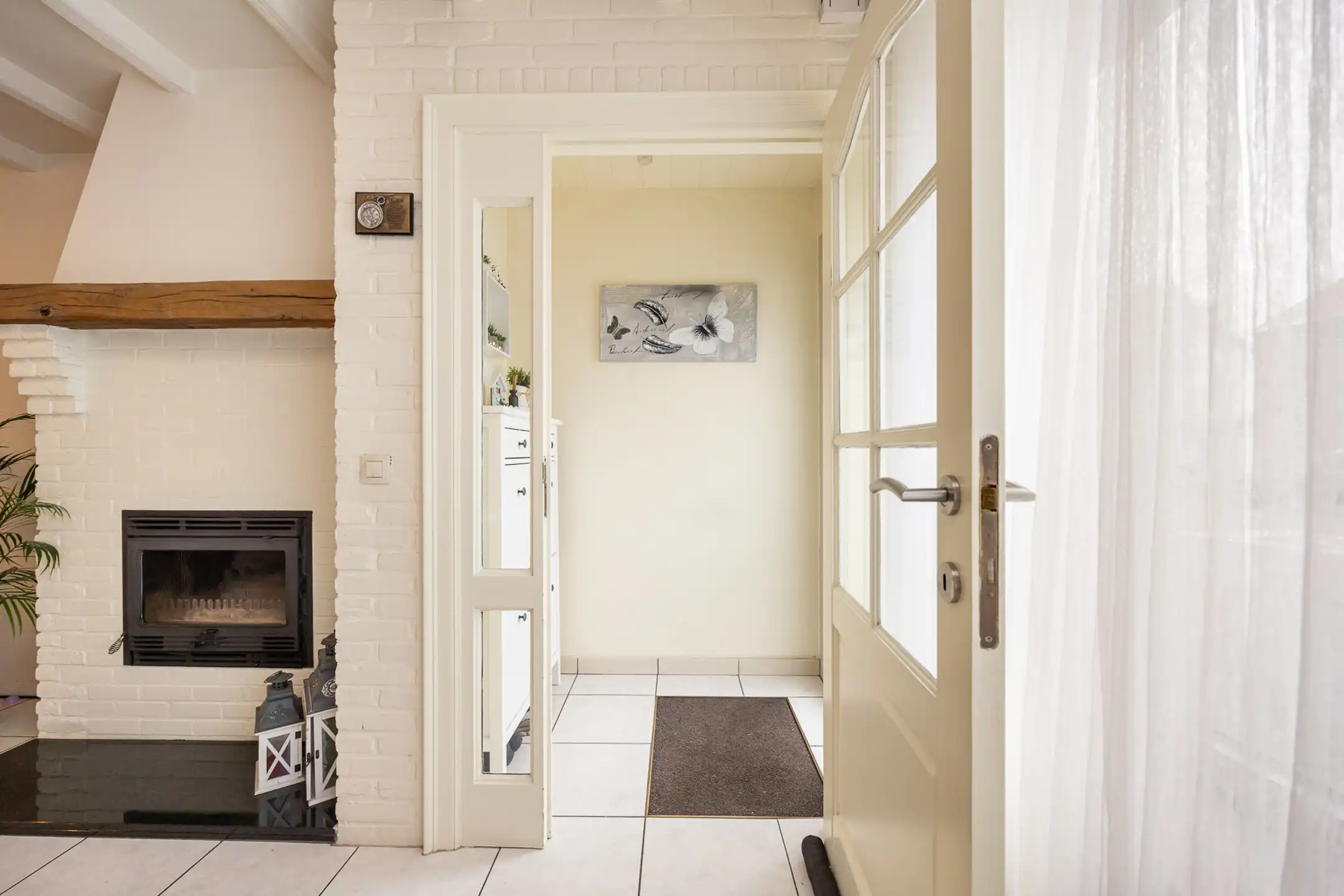 Gunstig gelegen woning met drie slaapkamers en garage foto 3