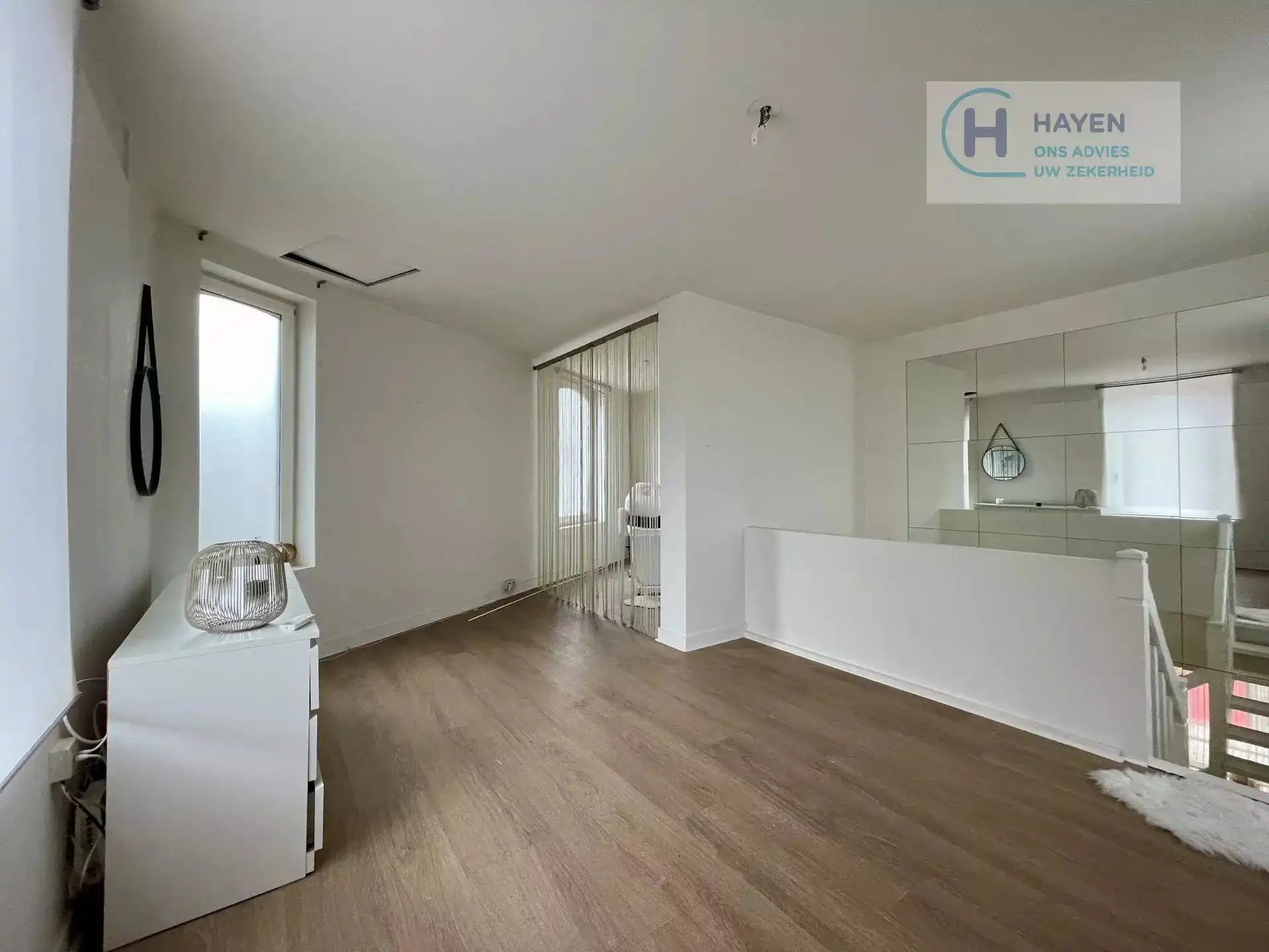 Commerciële hoekwoning met sterke zichtlocatie foto 11