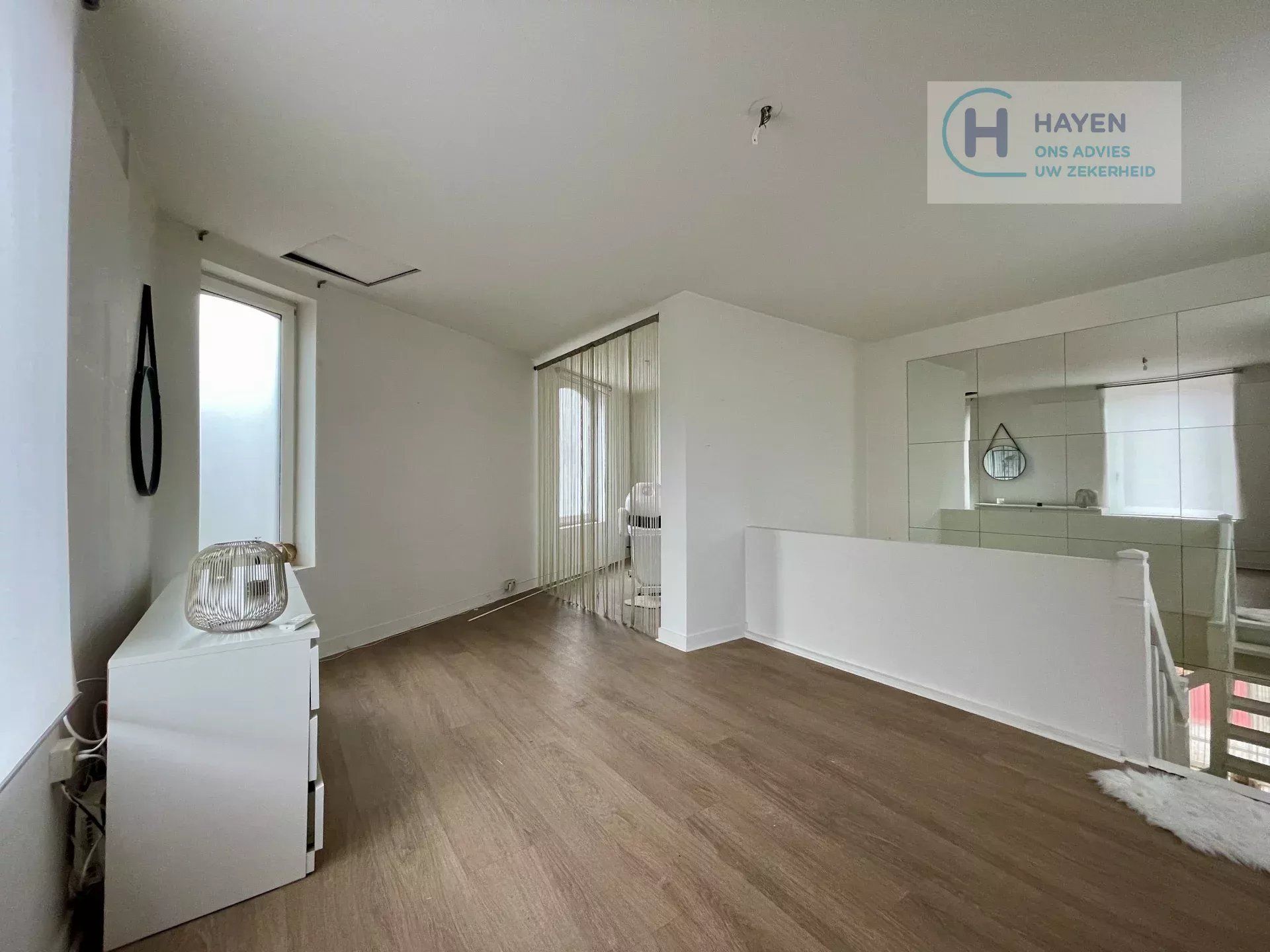 Commerciële hoekwoning met sterke zichtlocatie foto 11