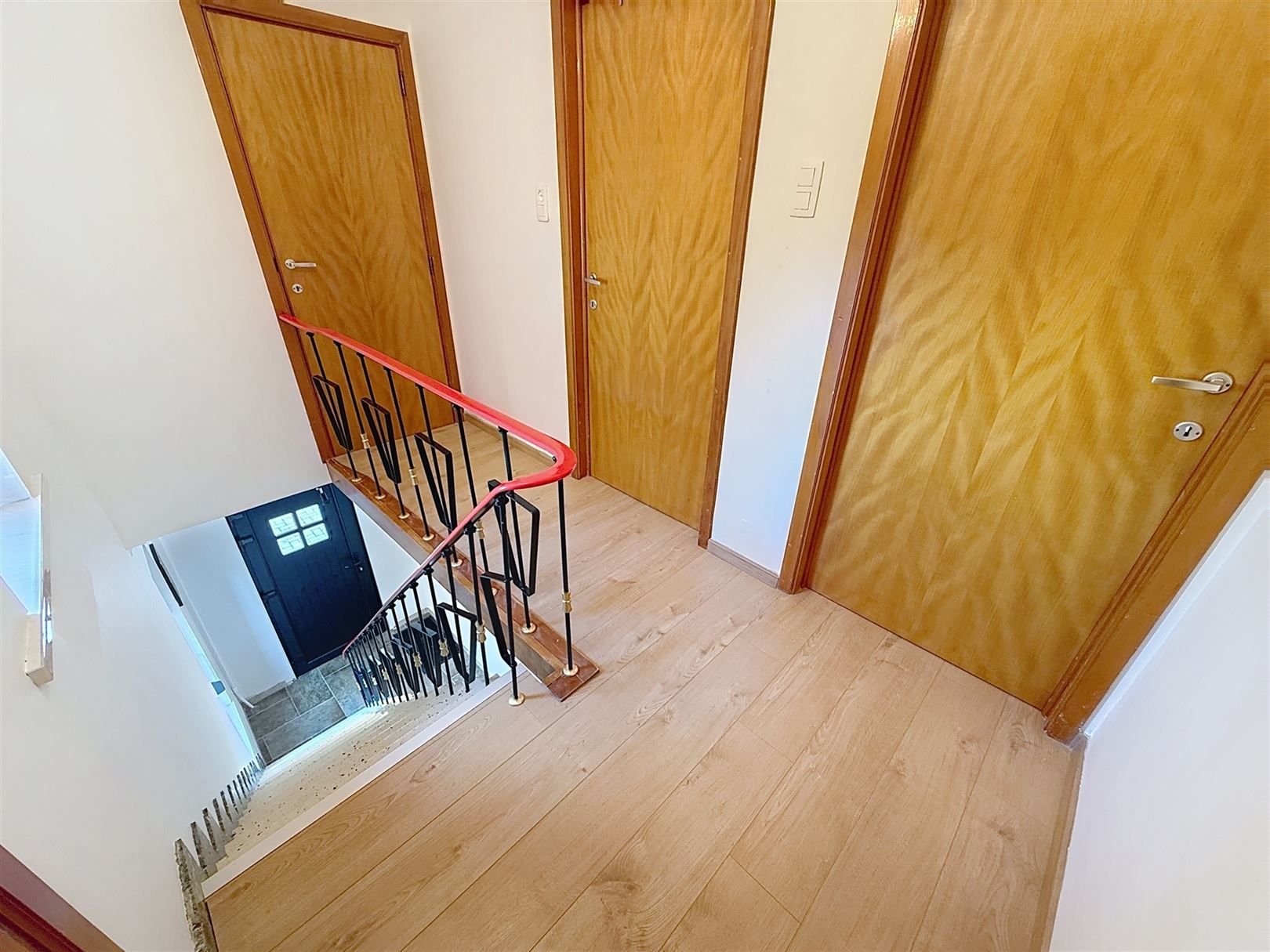 Ruime instapklare HOB, 4 slpks, garages, tuin, 16a 73ca foto 52