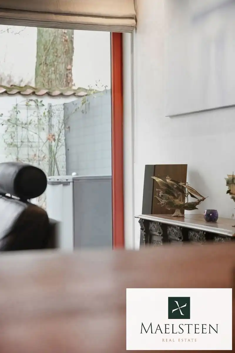 Ruime woning met parking in de binnenstad van Brugge foto 8