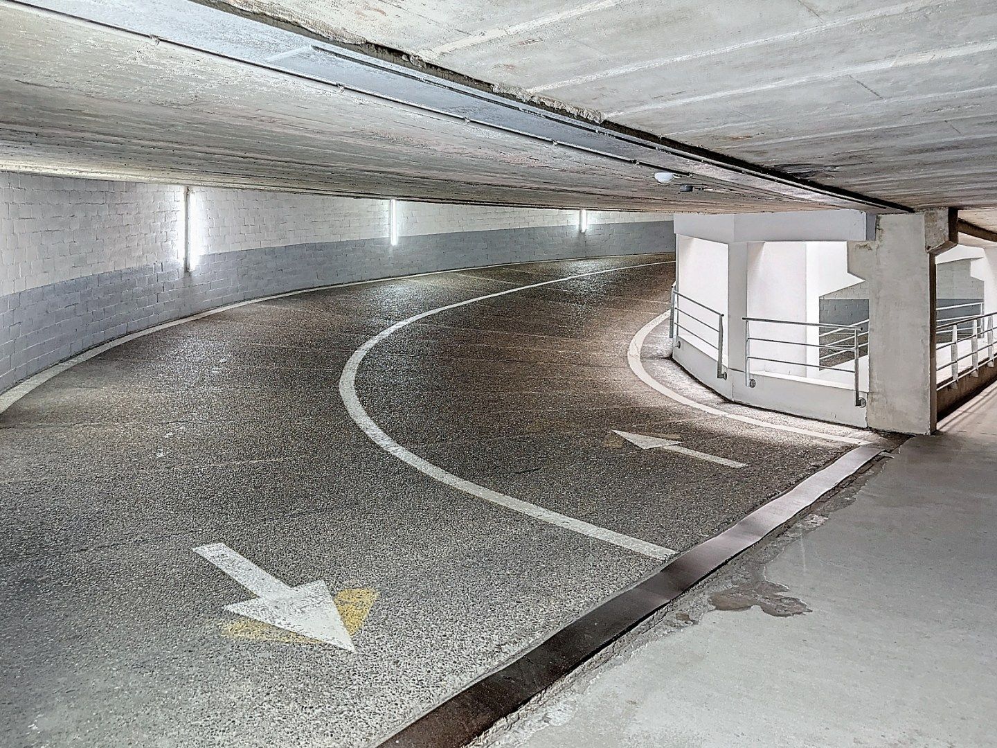 Gemakkelijk te bereiken garagebox in het Stubbenpark te Duinbergen foto 5