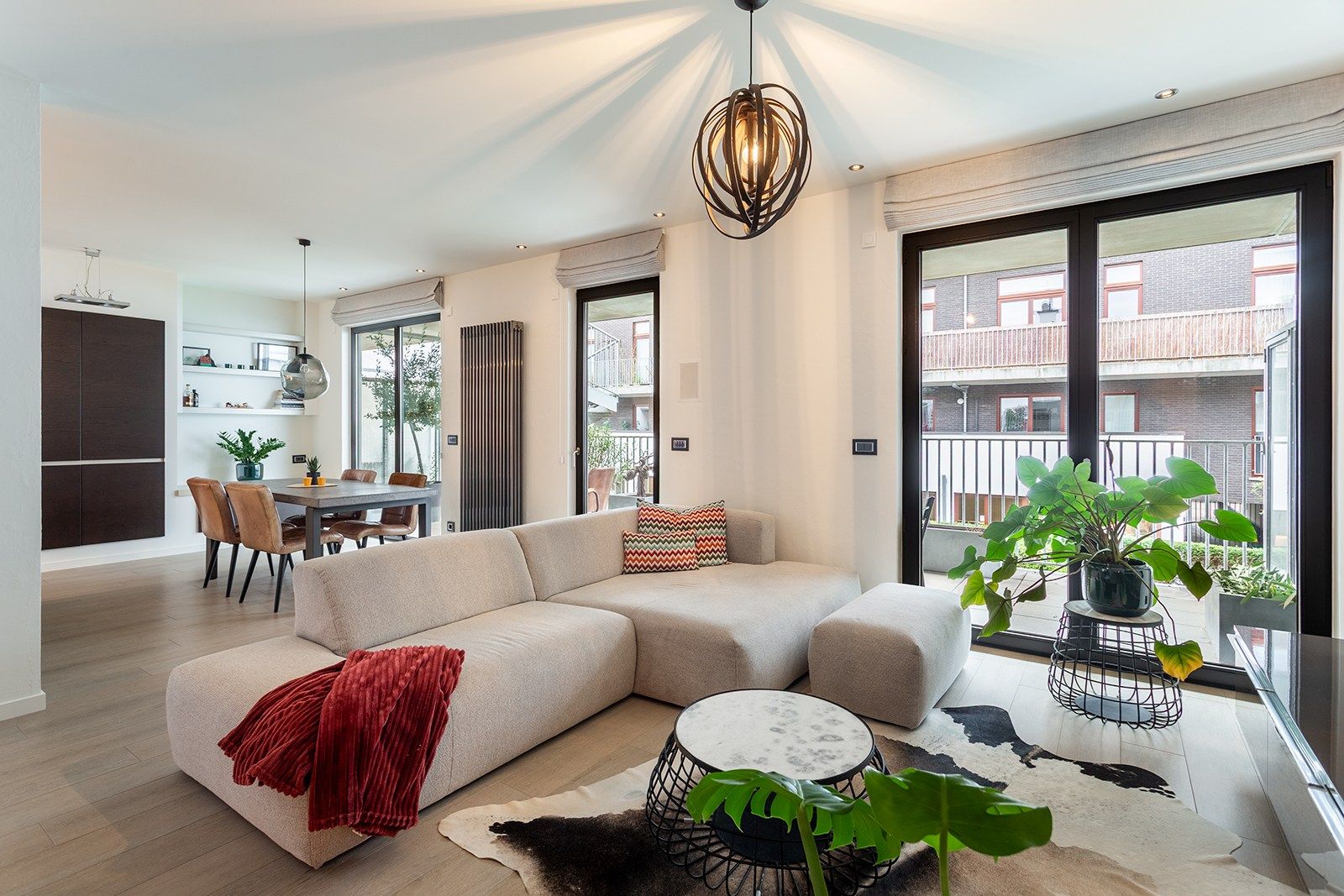 Stijlvol wonen in het hart van de Cadix-wijk foto {{pictureIndex}}