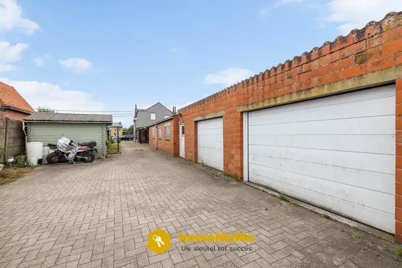 WONING MET 4 GARAGES & GROTE OPSLAGRUIMTE/HANGAAR IN WACHTEBEKE (LOCHRISTI) foto 4