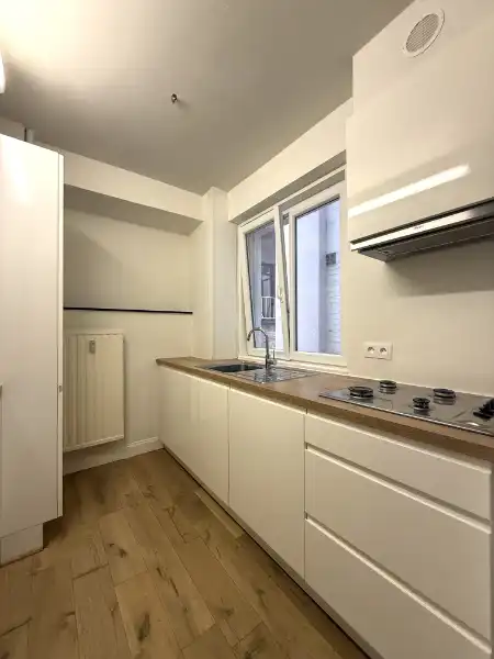 Leuk appartement met zicht op het Sint-Annaplein foto 8