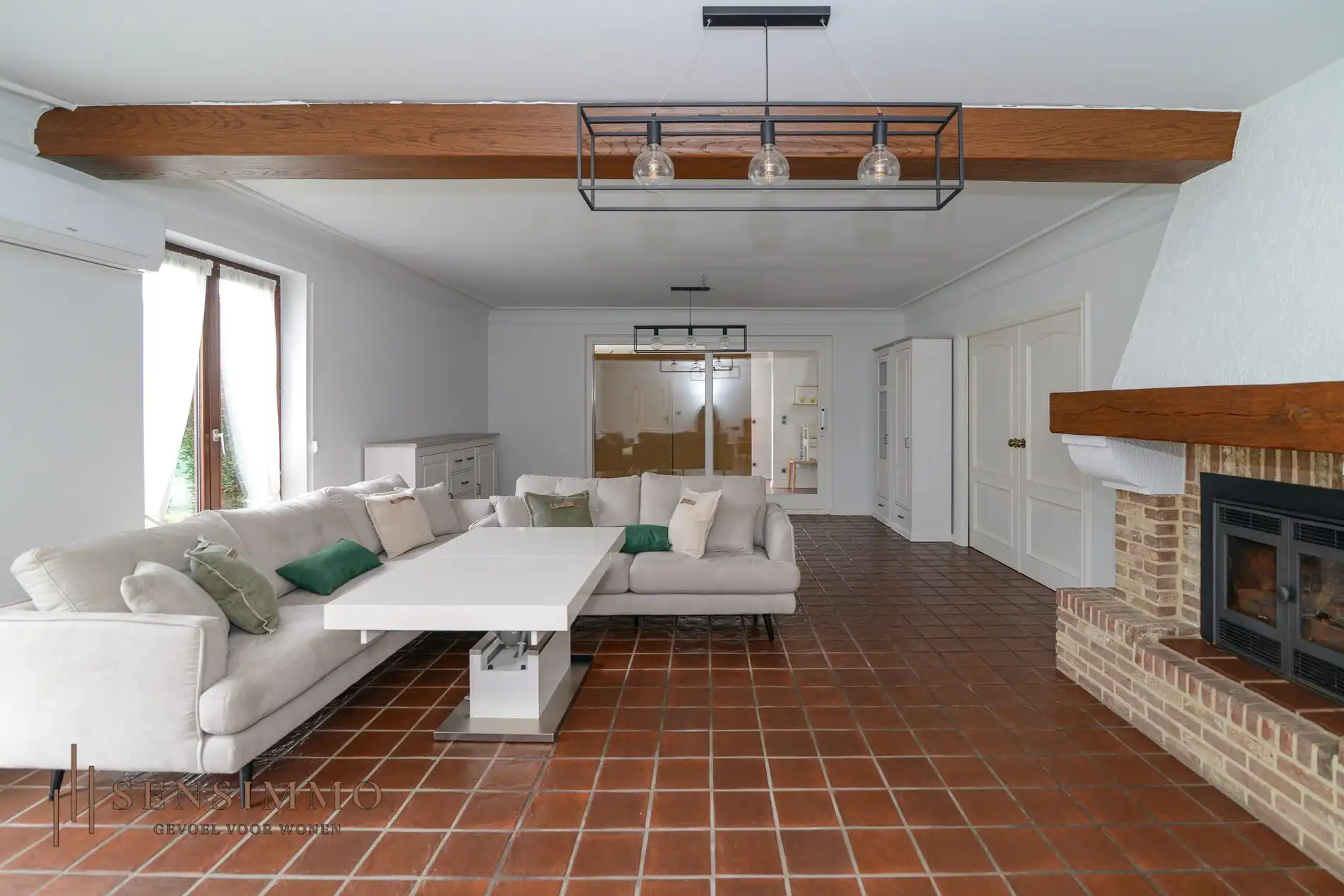 Ruime en energiezuinige woning met 4 slaapkamers op mooi perceel van 8a foto 3