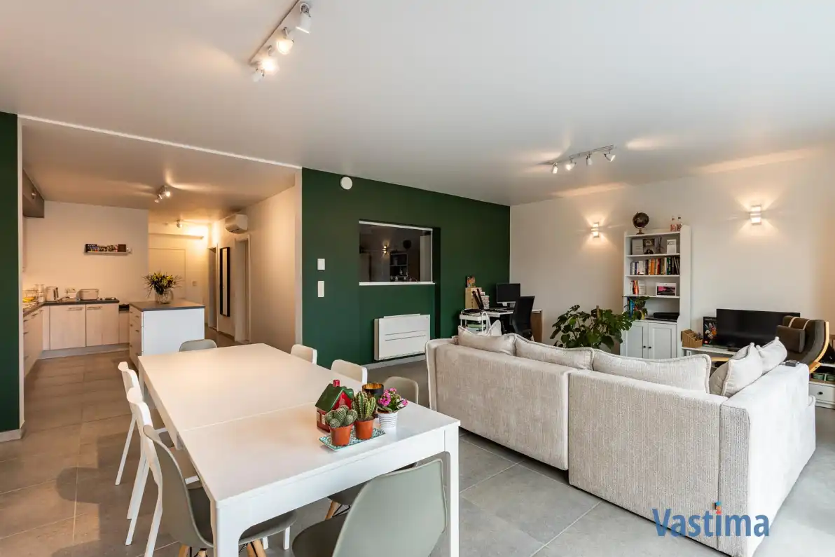 Instapklaar appartement met royaal terras en staanplaats foto 7