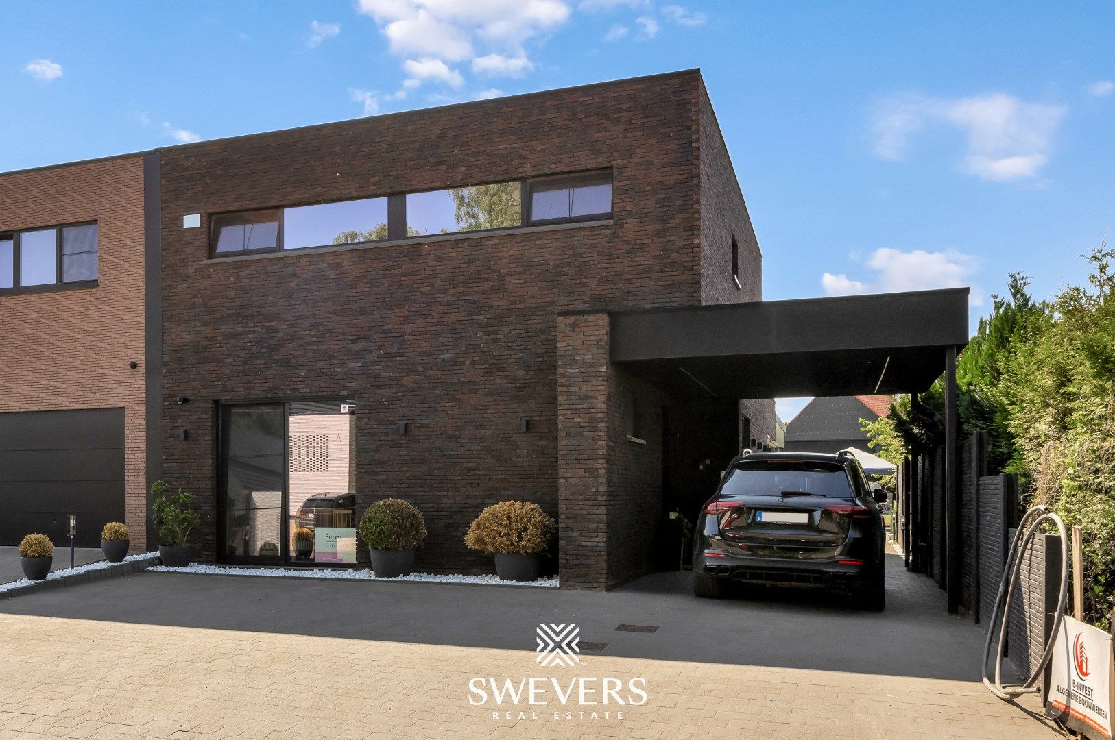 Stijlvol wonen op een ruim perceel met 4 slaapkamers en topafwerking foto 38