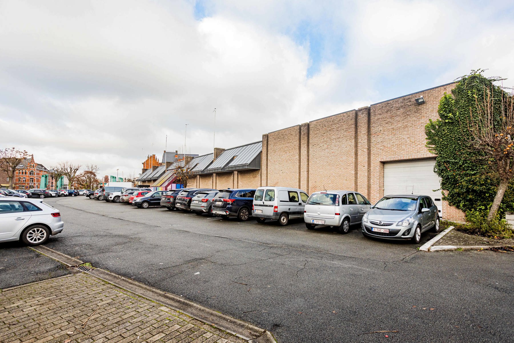 Polyvalent handelspand/kantoren pand op topligging foto 5