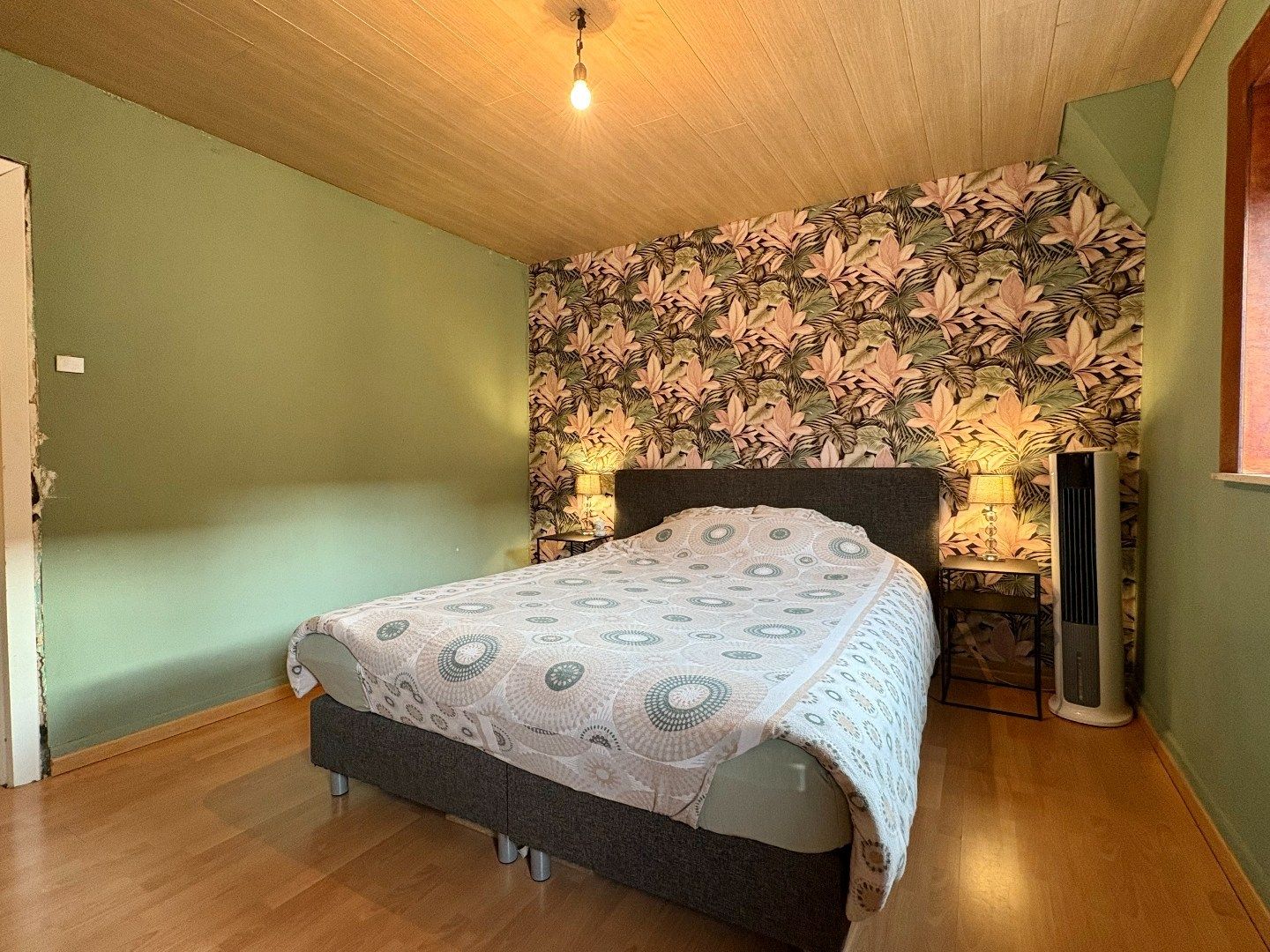 Starterswoning te koop in Roeselare met 2-3 slaapkamers en een ruime  vernieuwde leefruimte.  foto 11