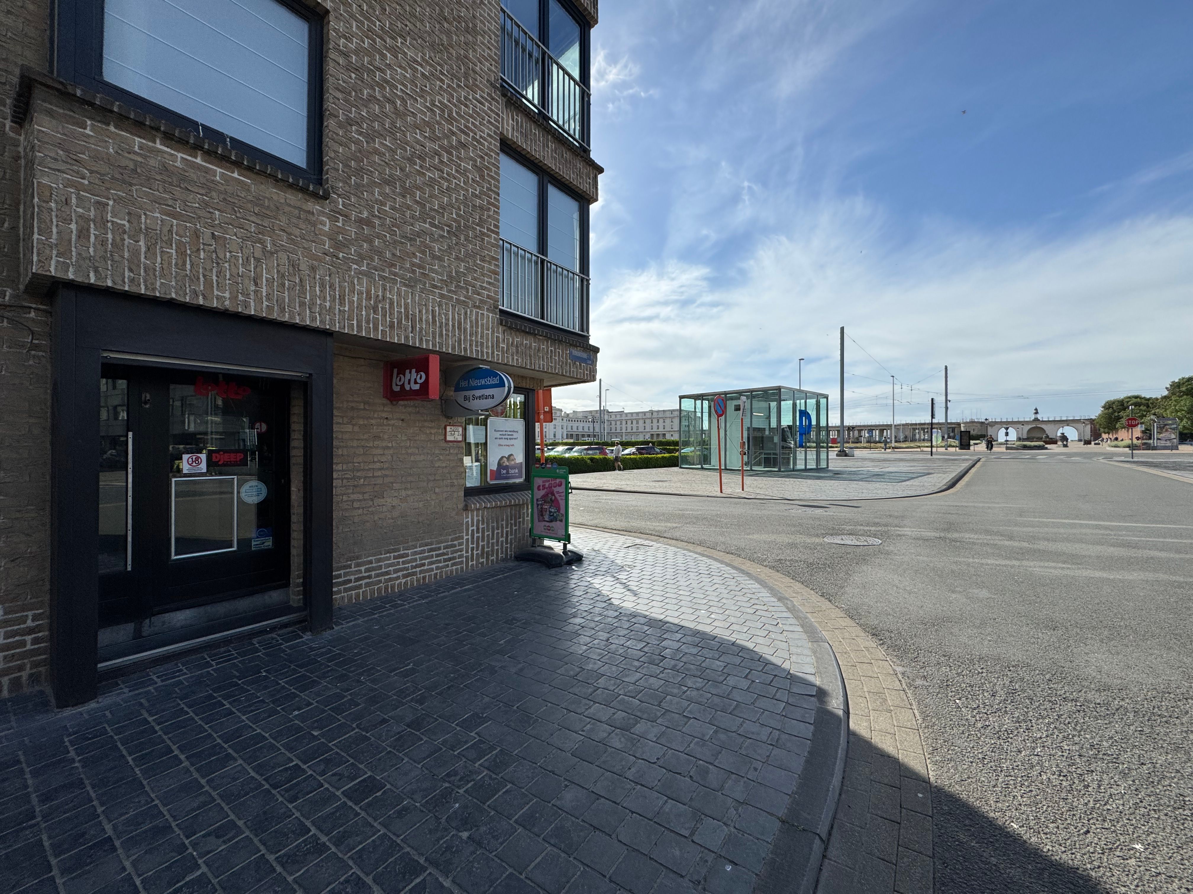 Handelsgelijkvloers 35m² met aankoop inboedel foto 3