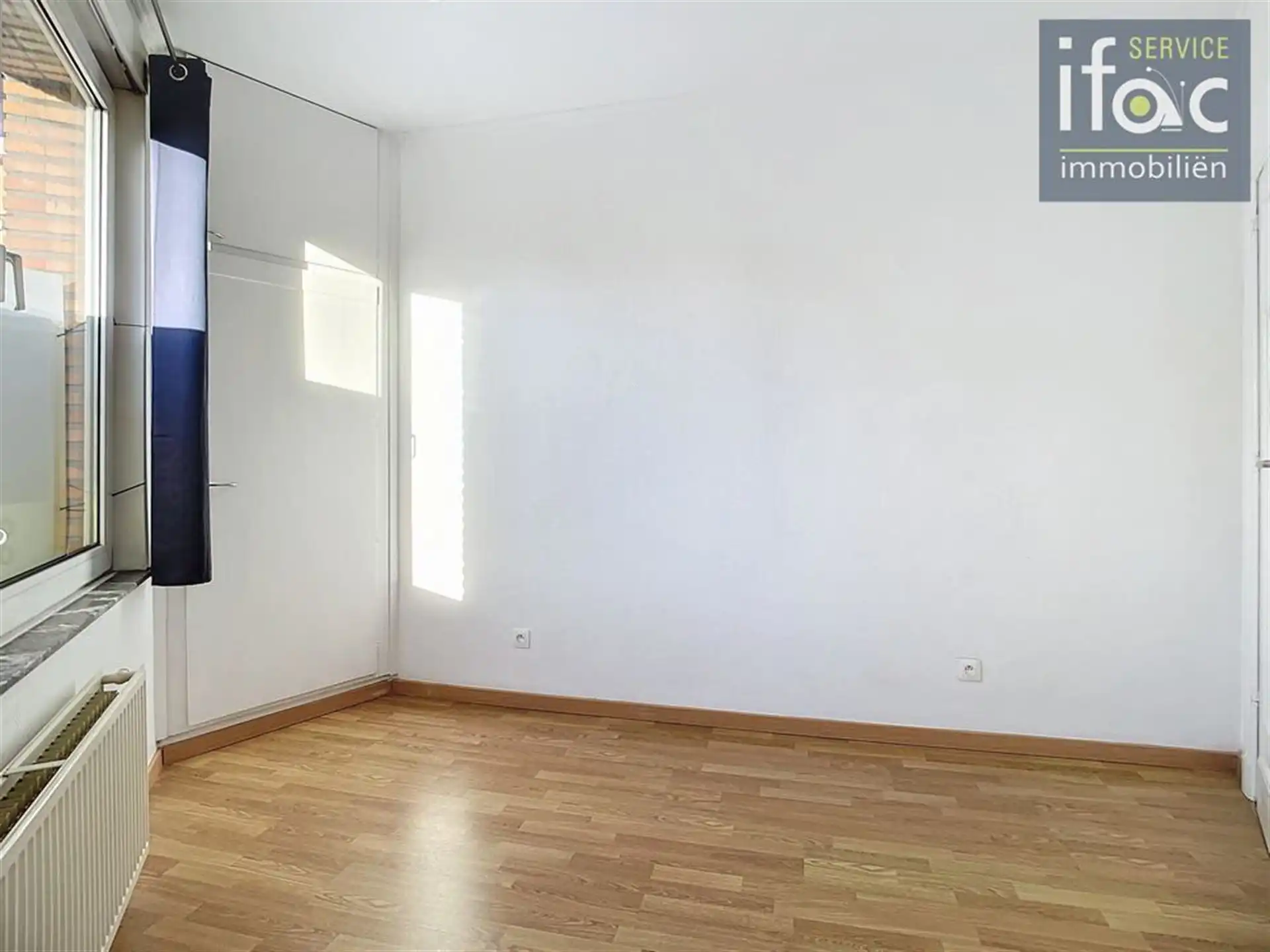 Opbrengstgebouw met handelsruimte en appartment foto 23