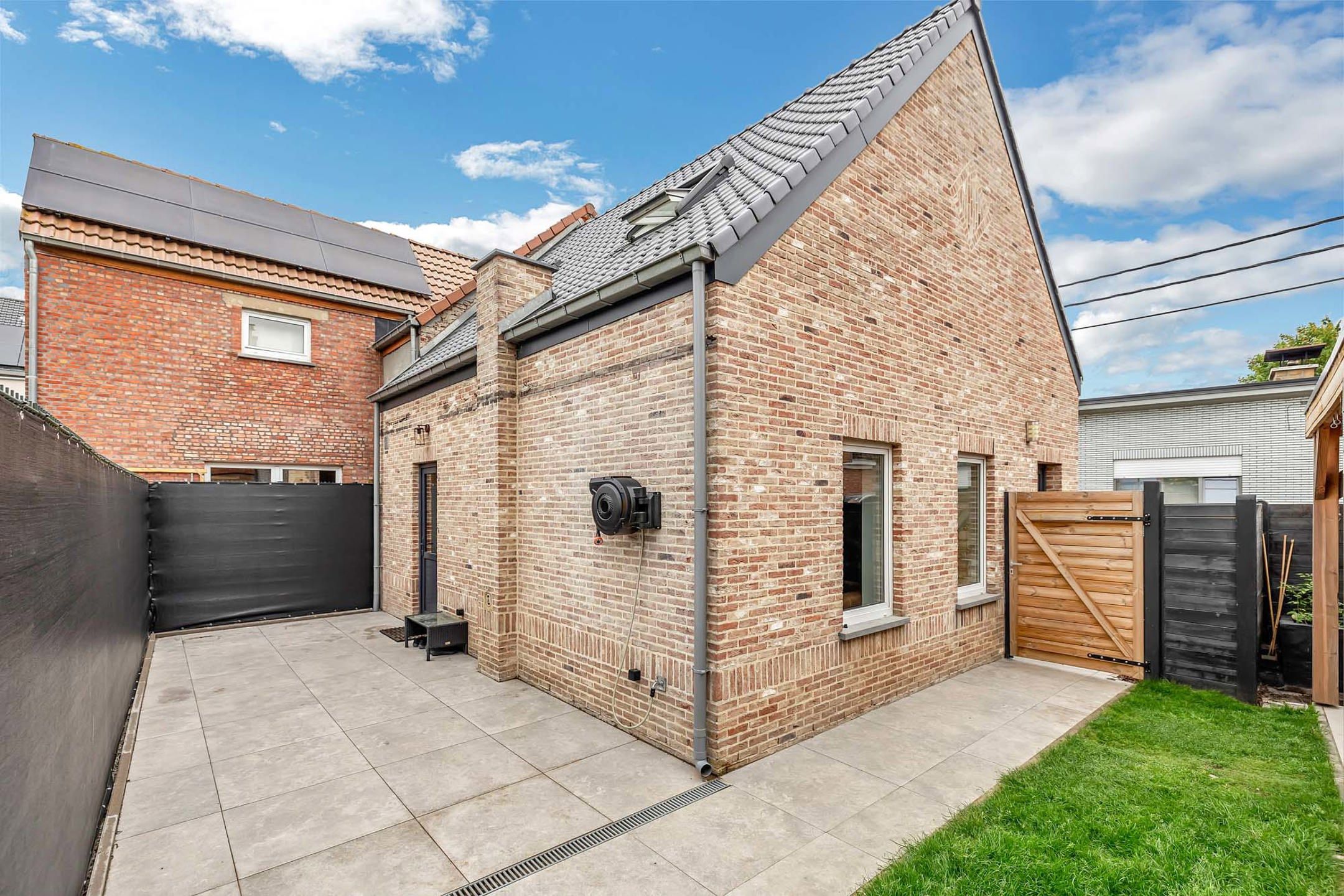 Instapklare woning in verkeersluwe straat foto 18