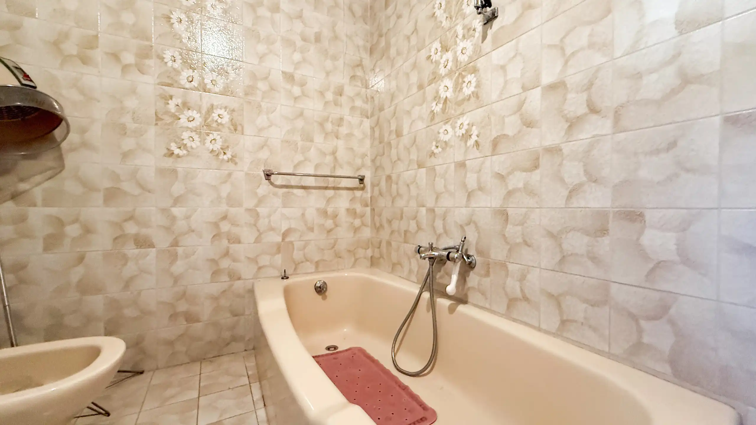 Rustig gelegen bungalow op zeer ruim perceel in Heusden! foto 17