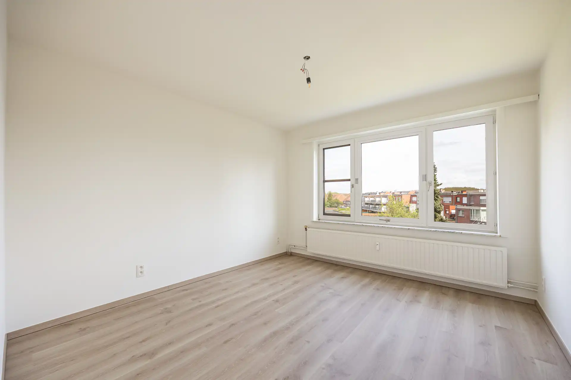 Prachtig gerenoveerd appartement met 2 slaapkamers. foto 12