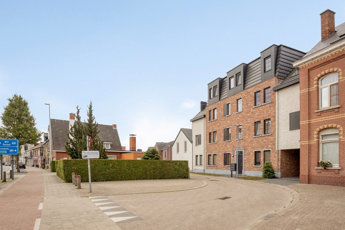 Knap ingericht éénslaapkamerappartement met groot ZW terras. foto 14