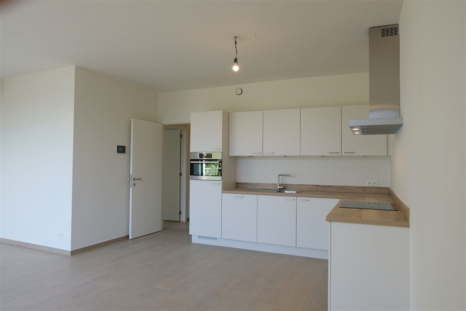 Licht nieuwbouw appartement in toffe wijk foto 3