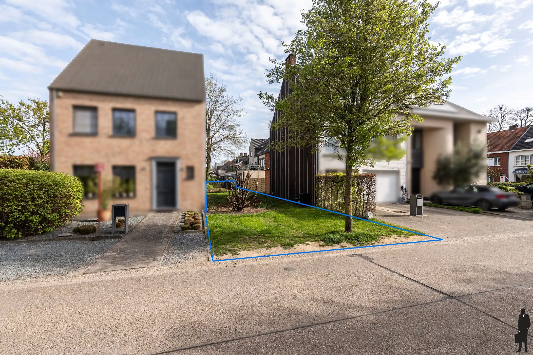 Een mooie bouwgrond voor een rijwoning in een rustige woonwijk, vlakbij het centrum! foto {{pictureIndex}}