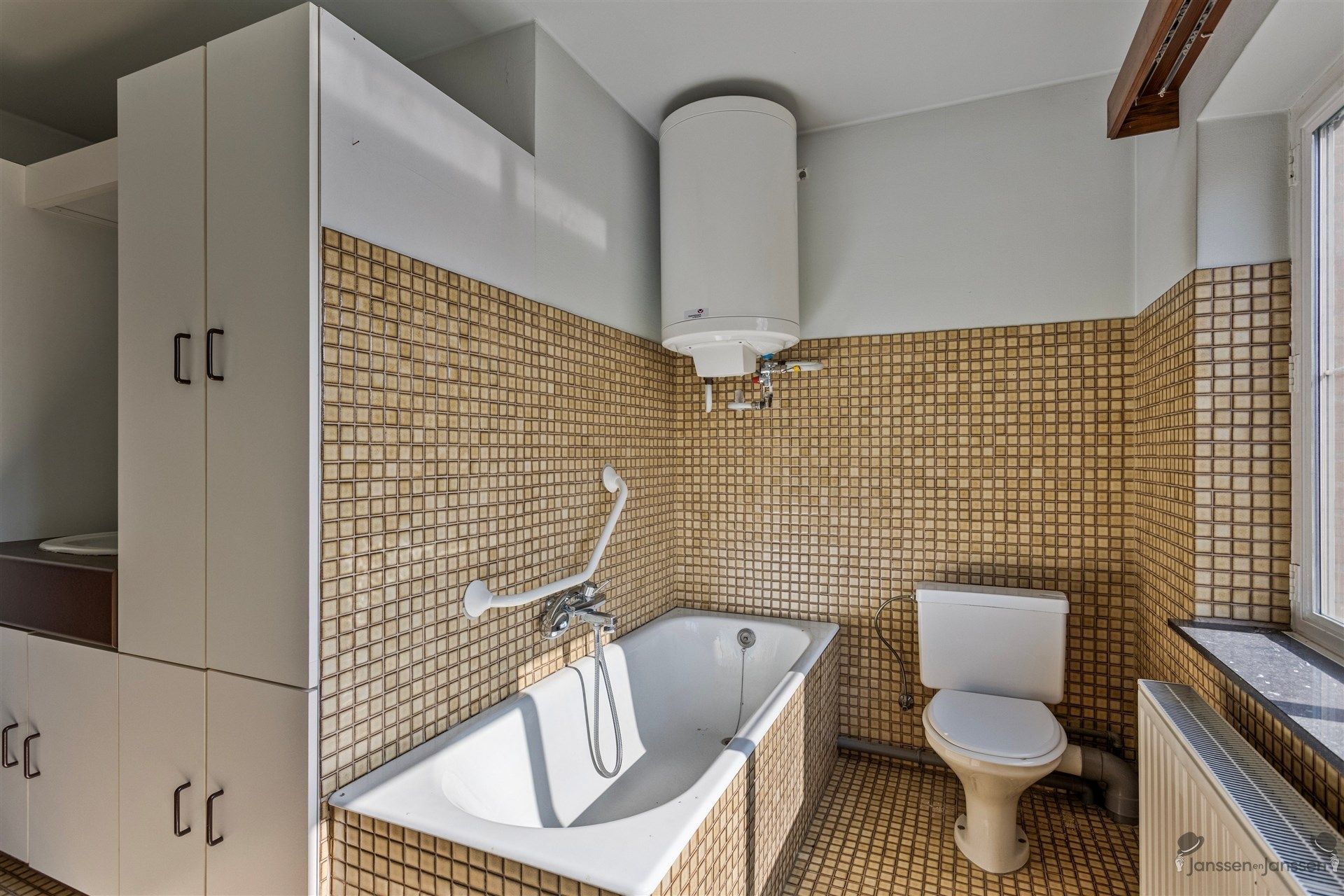 Karaktervolle woning met veel potentieel in het groene Sterrebos!  foto 24