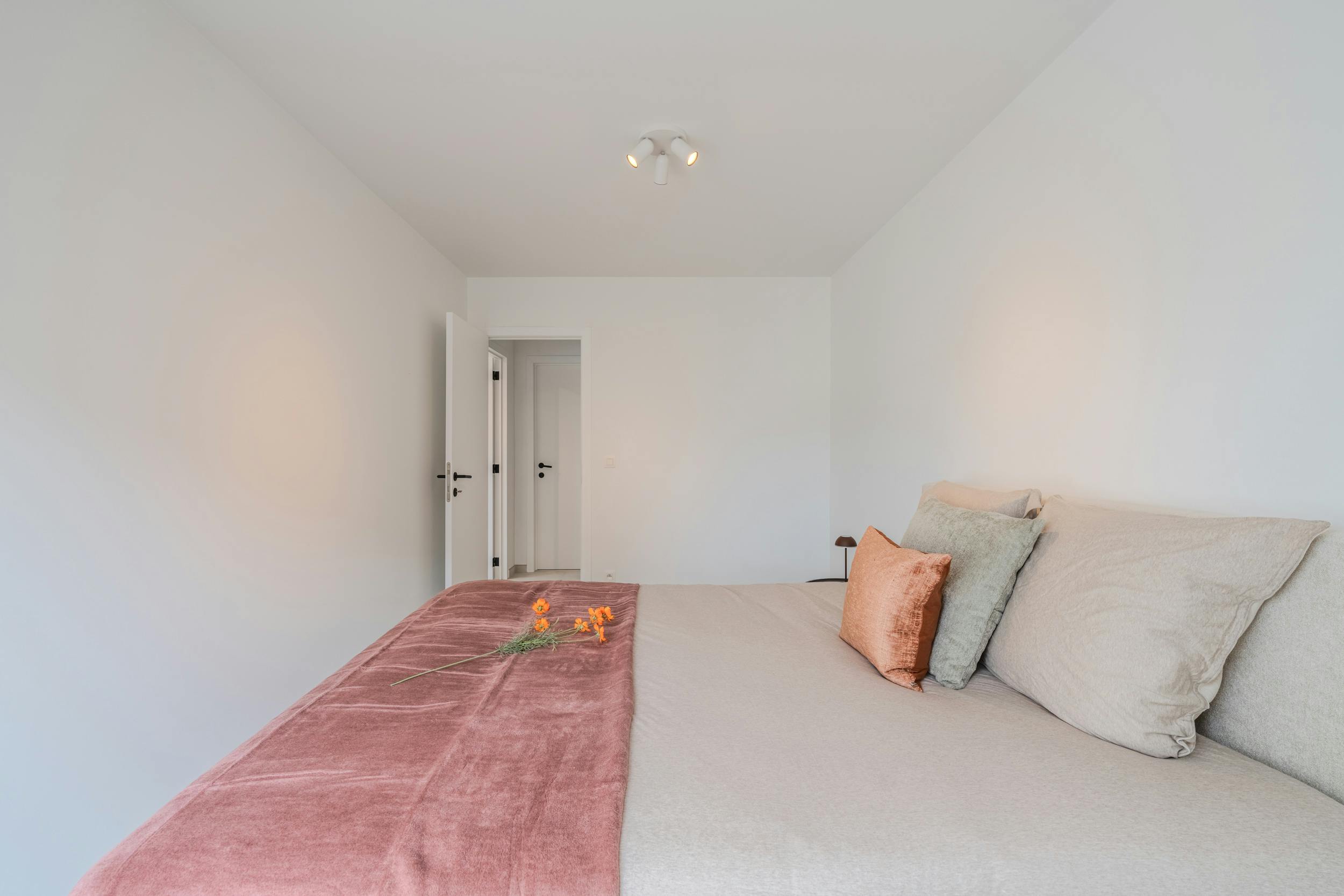 Prachtig gerenoveerd appartement met twee slaapkamers foto 19