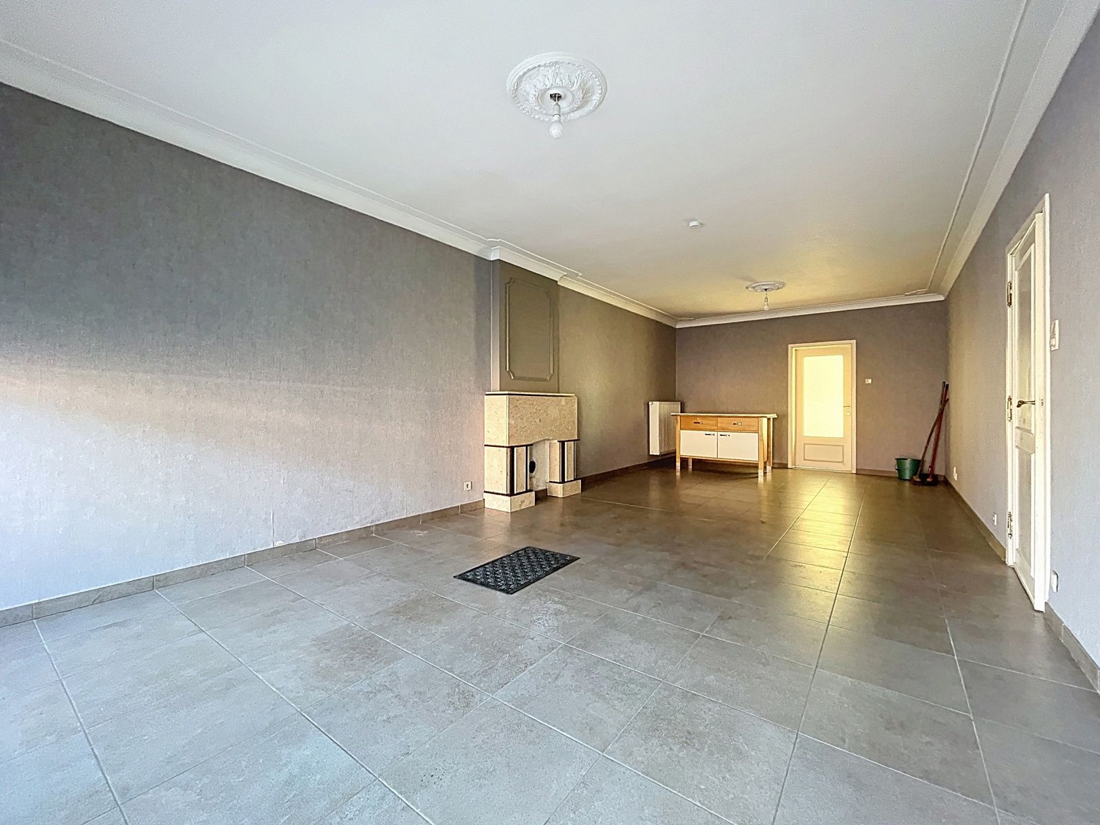 Ruim, gerenoveerd en zuinig huis met praktijk/handelsruimte foto 11