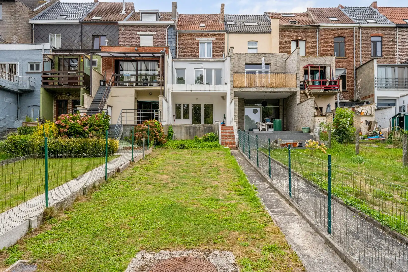 Verzorgde stadswoning met zicht over de Dendervalei foto 4