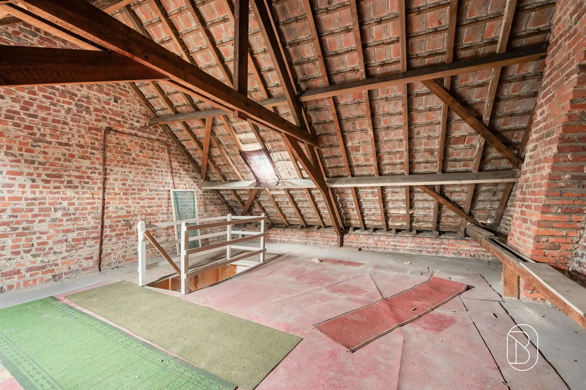 Te renoveren gezinswoning met 3 slaapkamers en grote tuin! foto 17