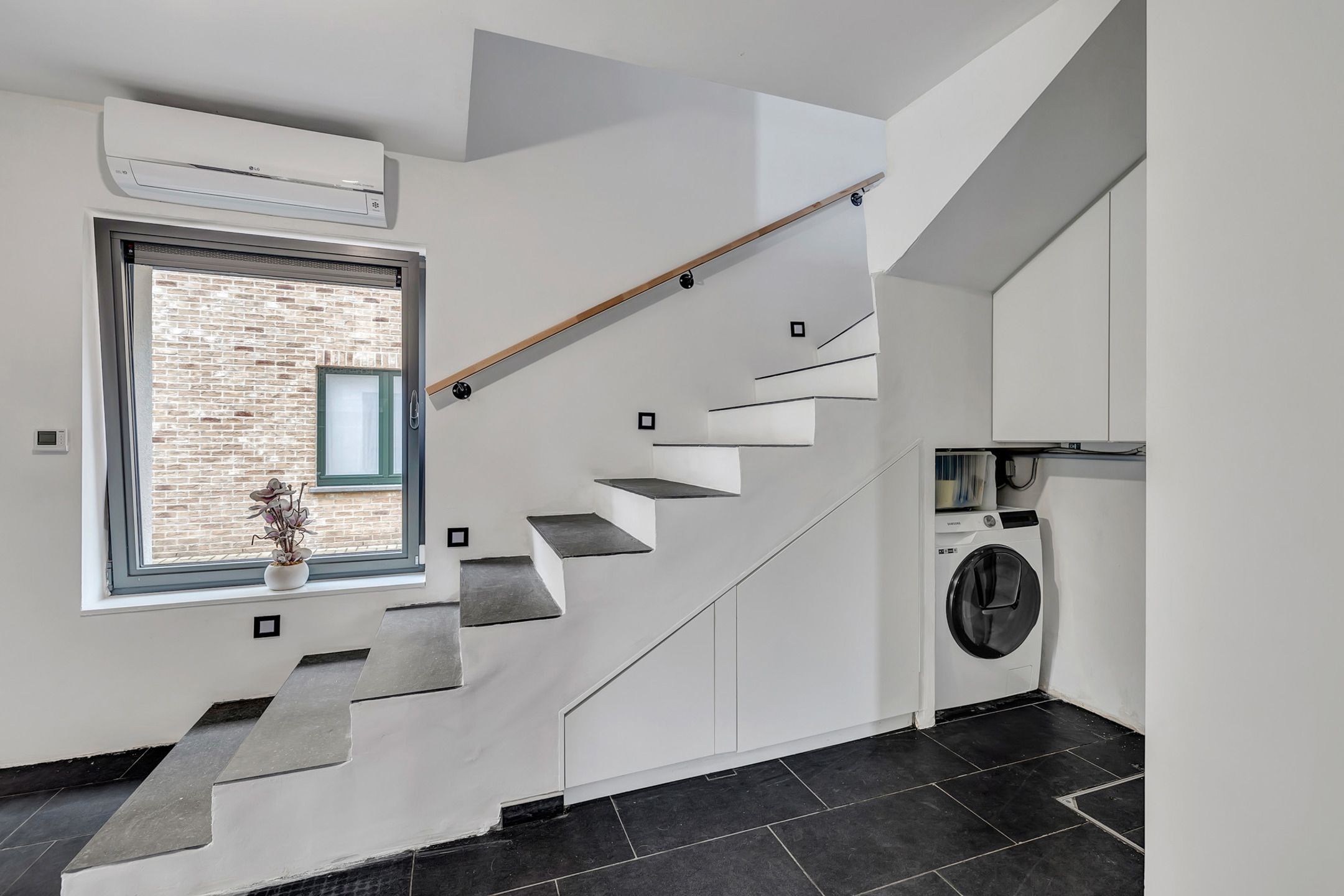 Instapklare villa met 6 slpk en uitstekende mobiliteitsscore foto 9