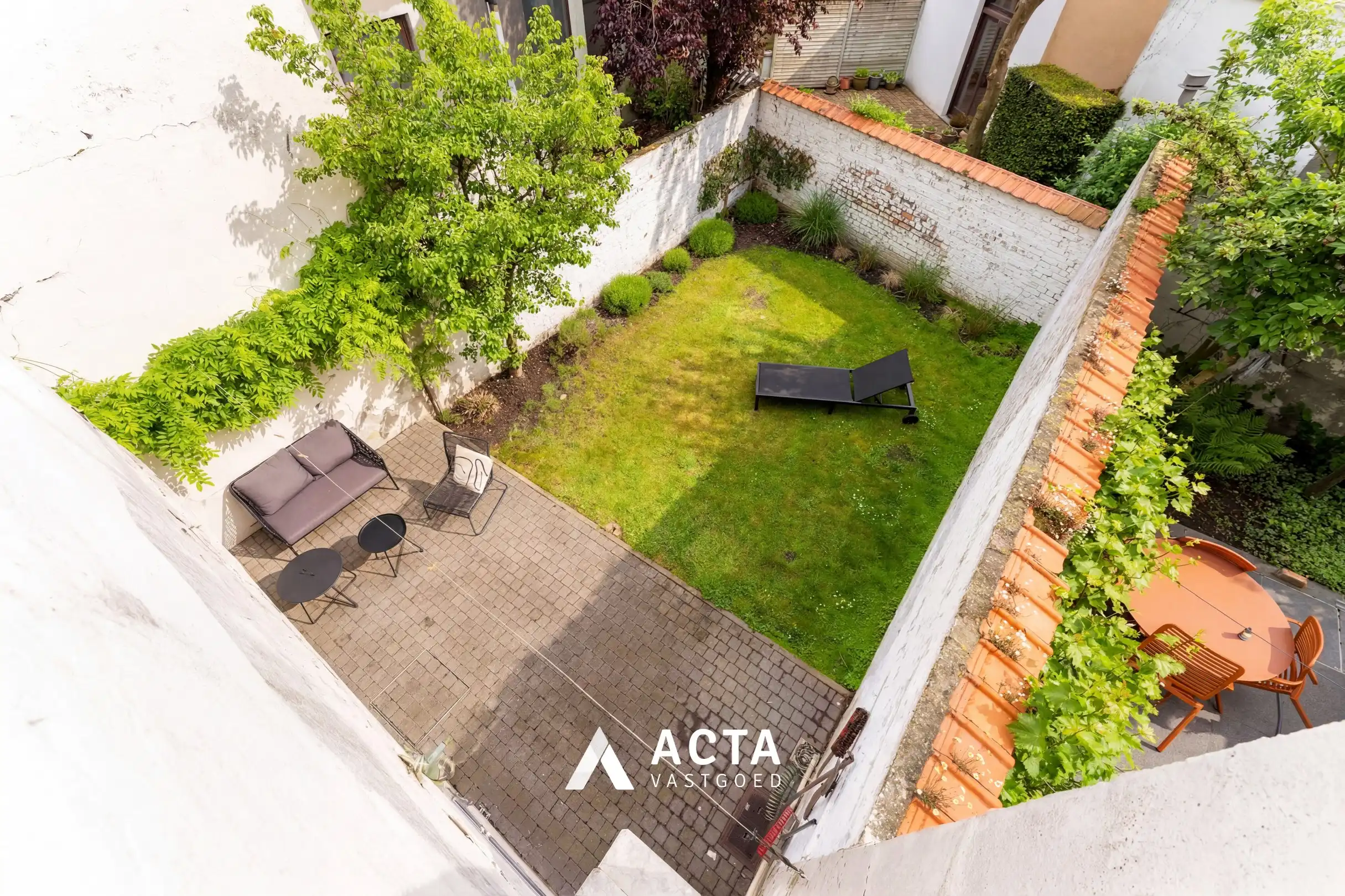 Instapklare Modernistische stadswoning met tuin foto 20