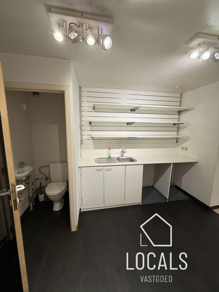 Commercieel pand te huur in centrum Ninove foto 8