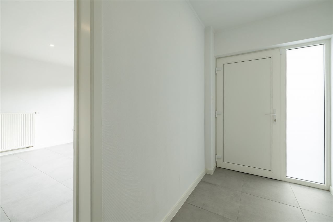 Gelijkvloers appartement, twee slpk., autostaanplaats foto 3