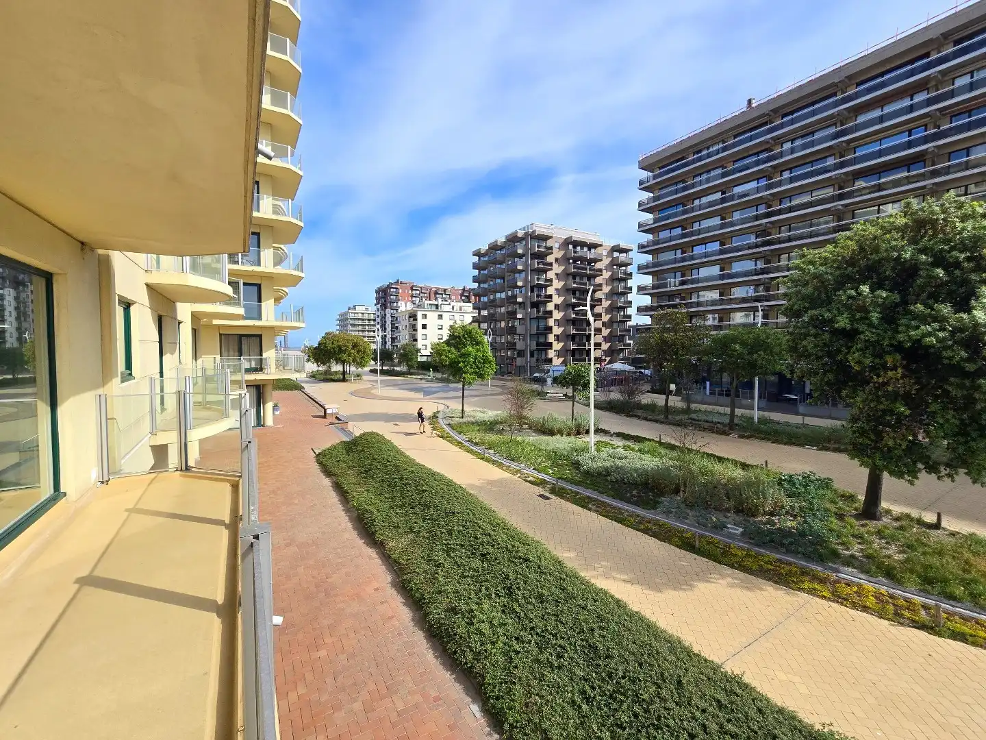 Hoekappartement op het Esplanadeplein met 3 slaapkamers en 2 badkamers foto 4