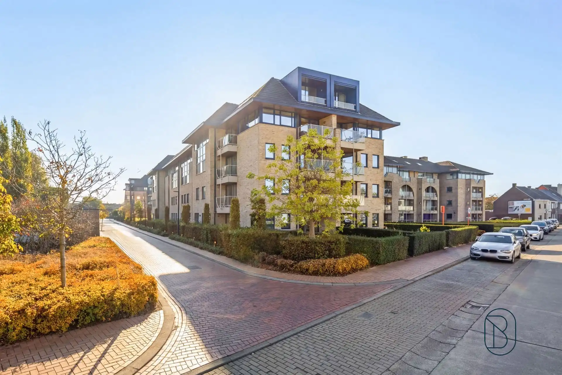 Ruim duplexappartement met 3 slk, terras en garage foto 3