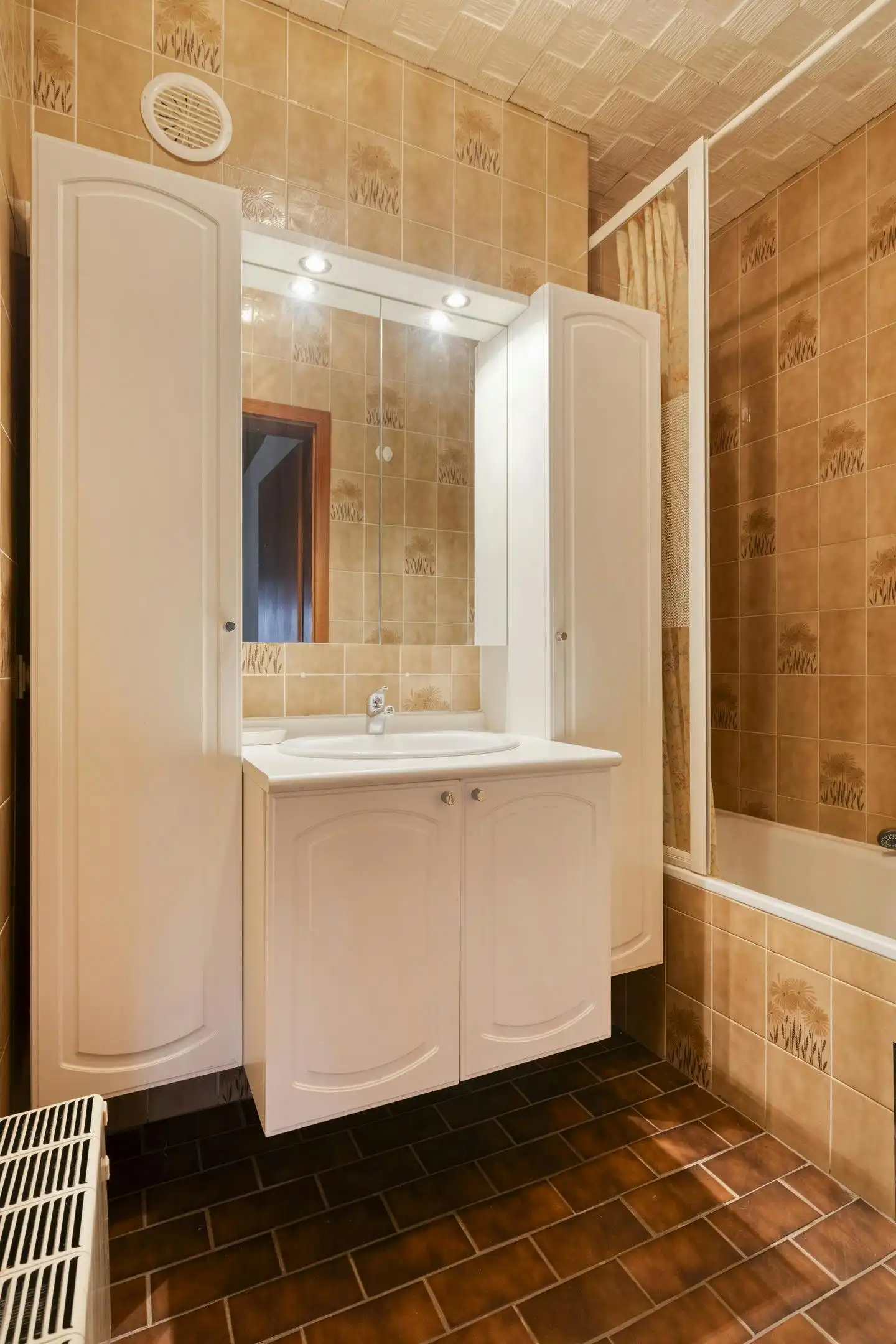 Te renoveren appartement met 2 slaapkamers te koop in Wilrijk  foto 13