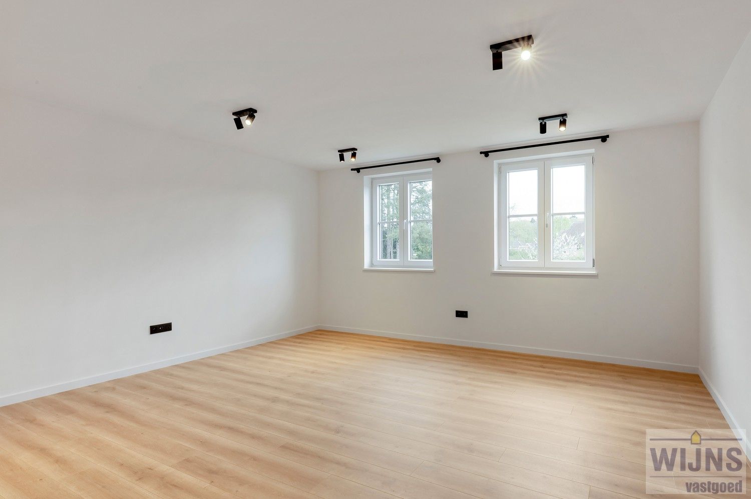 Prachtig gerenoveerde woning met 3 slpkm foto 24