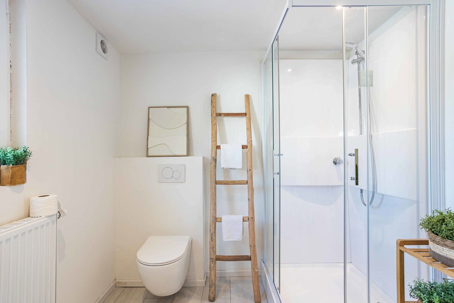 Instapklare, totaal gerenoveerde rijwoning met tuin foto 10