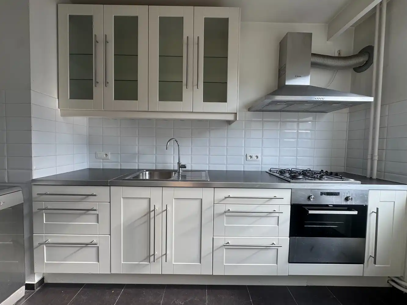 Gerenoveerd en ruim 2-slpk appartement te huur nabij het Stadspark! foto 7
