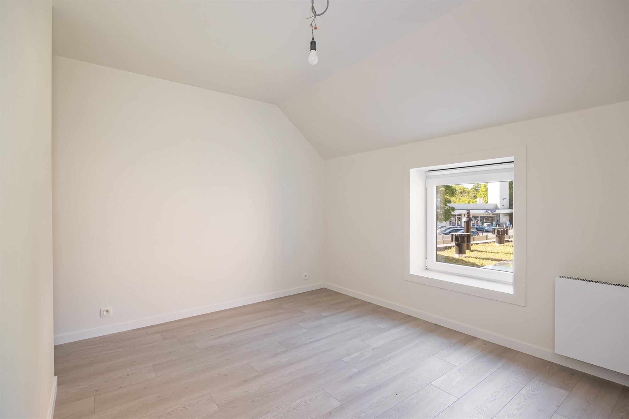 Totaal gerenoveerd huis met tuin en drie slaapkamers foto 11