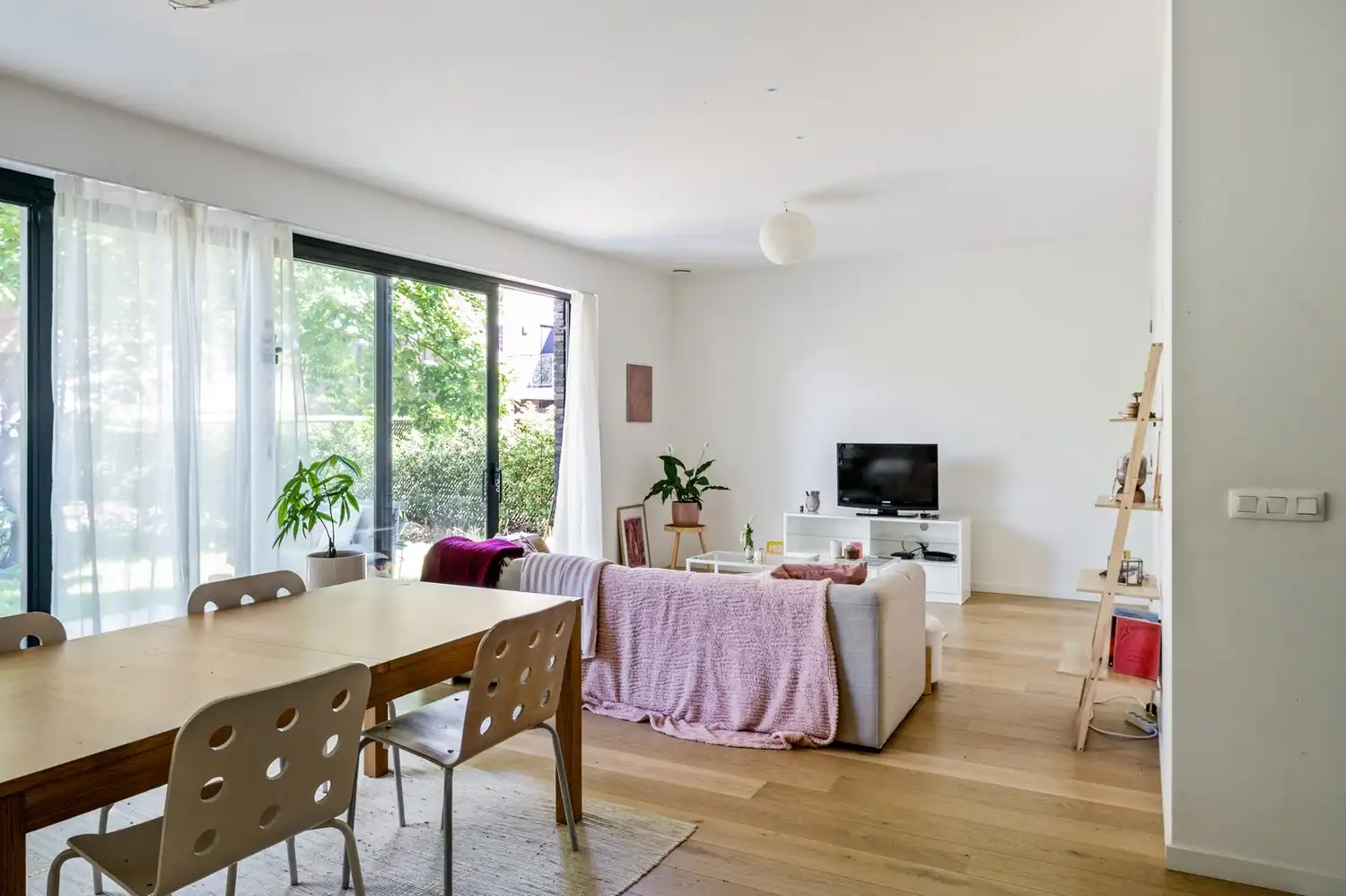 Energiezuinige woning met 3 slpkrs, 2 badkrs, terras en tuin te Kessel foto 3
