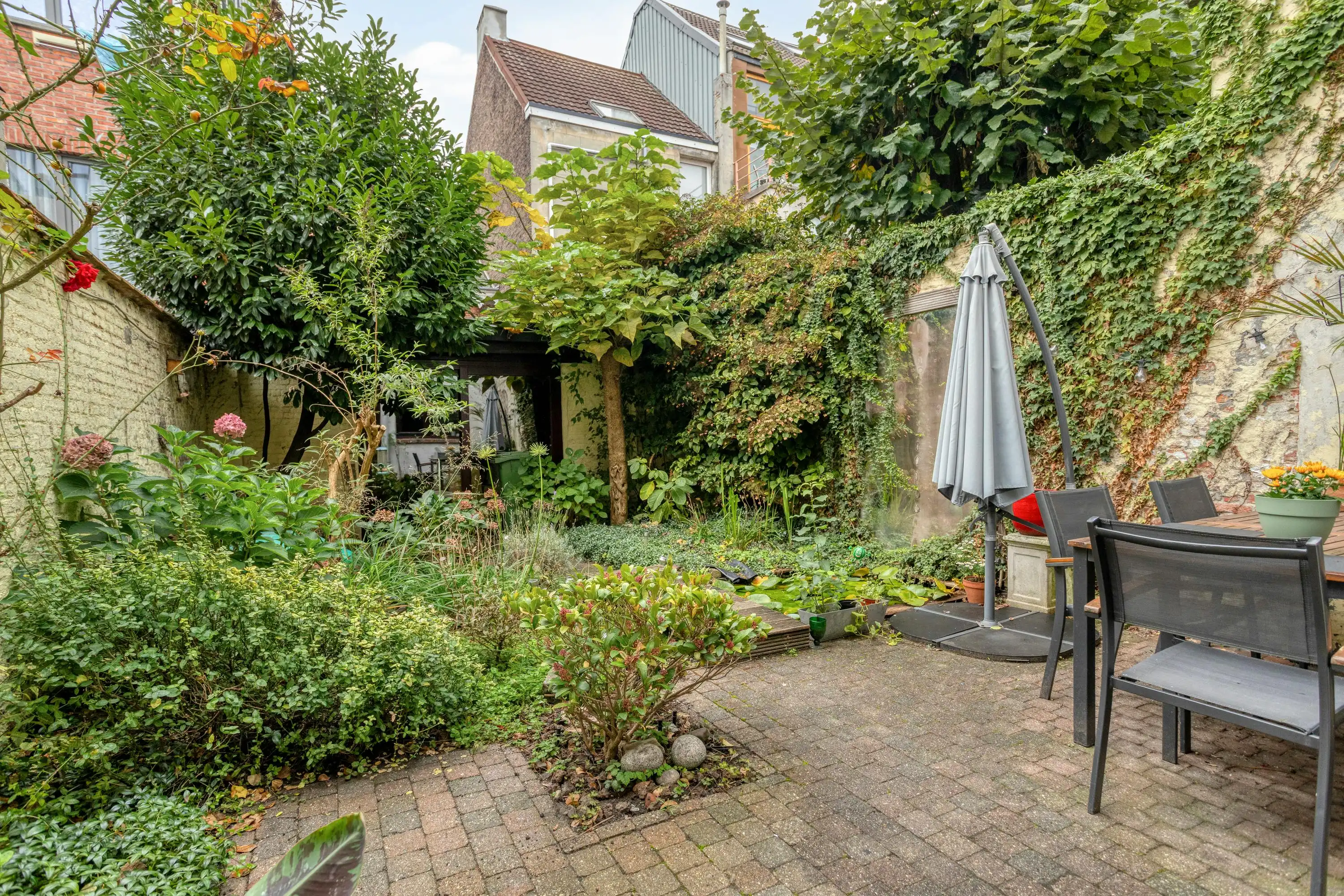 Uniek herenhuis met tuin en garage te koop in Antwerpen foto 14
