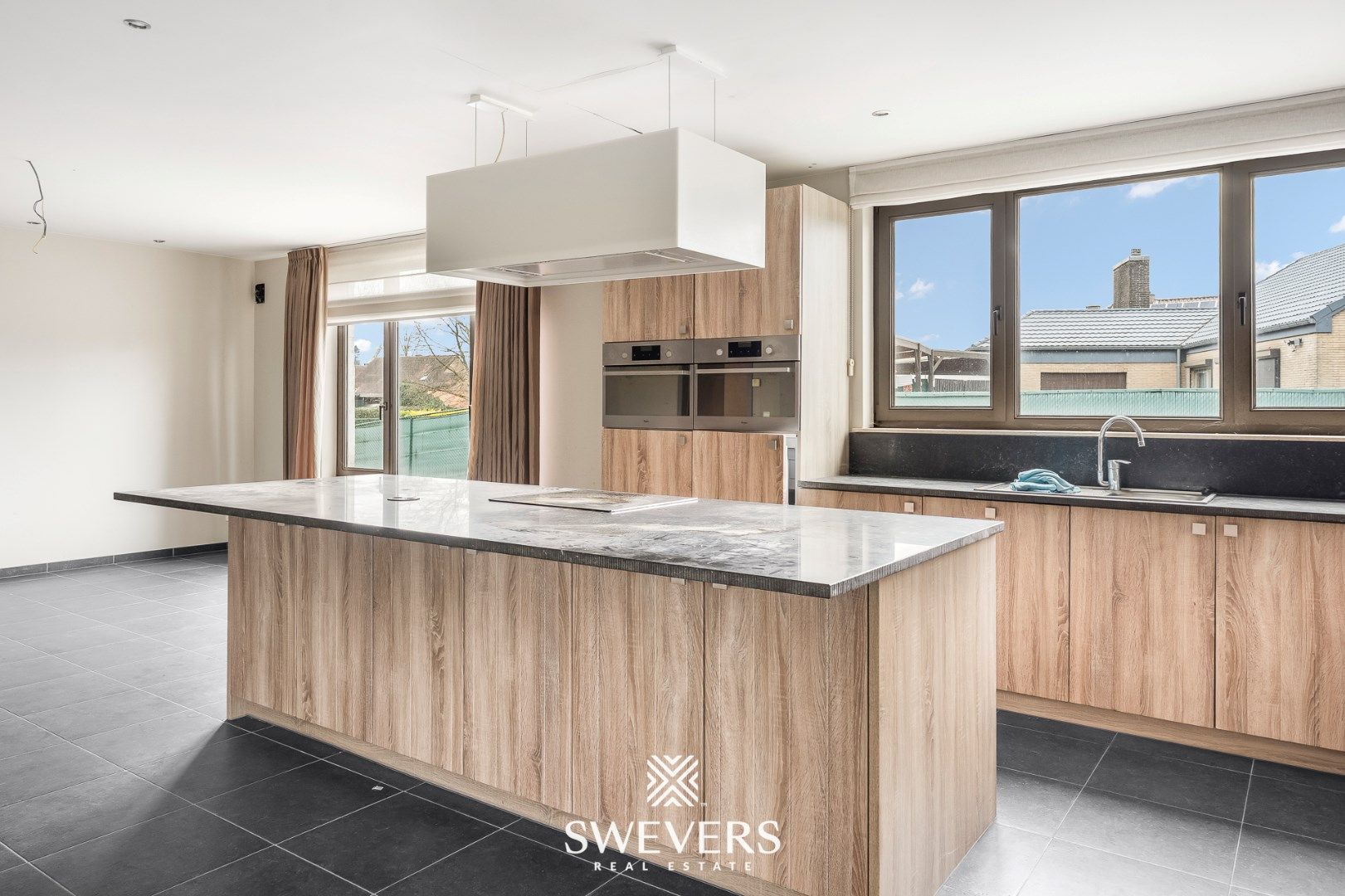 Groot sportgebouw met woonst op een perceel van 77a 60ca (of herverkaveling) foto 14