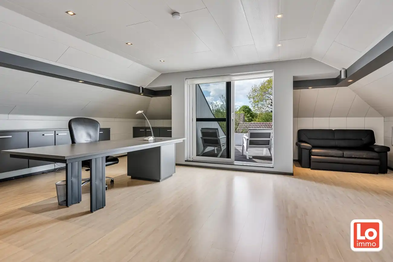 Instap klare open woning met inpandige dubbele garage én zwembad op een rustige locatie nabij het centrum van Zaffelare! foto 28
