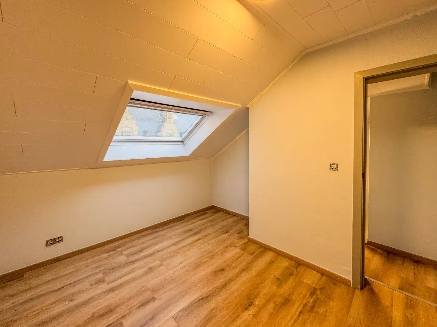 Verrassend ruime woning met 3 slaapkamers en polyvalente ruimte. foto 23