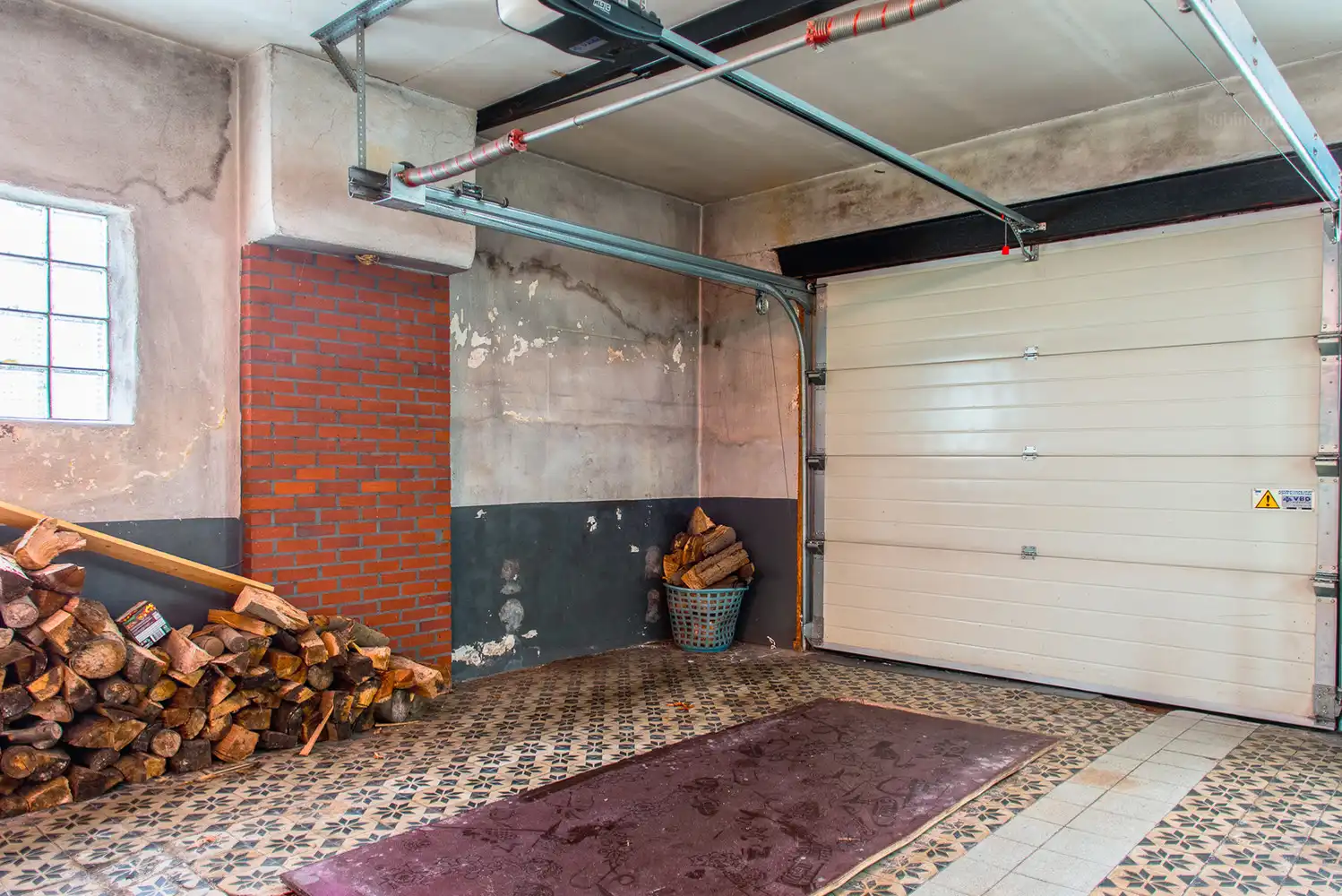 Charmante woning met 6 slaapkamers, garage en gezellige tuin op 695 m² foto 13