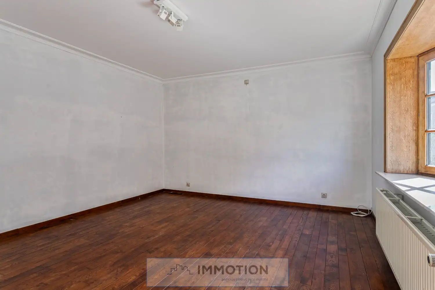 Unieke burgerwoning met bijgebouw en tuin foto 16