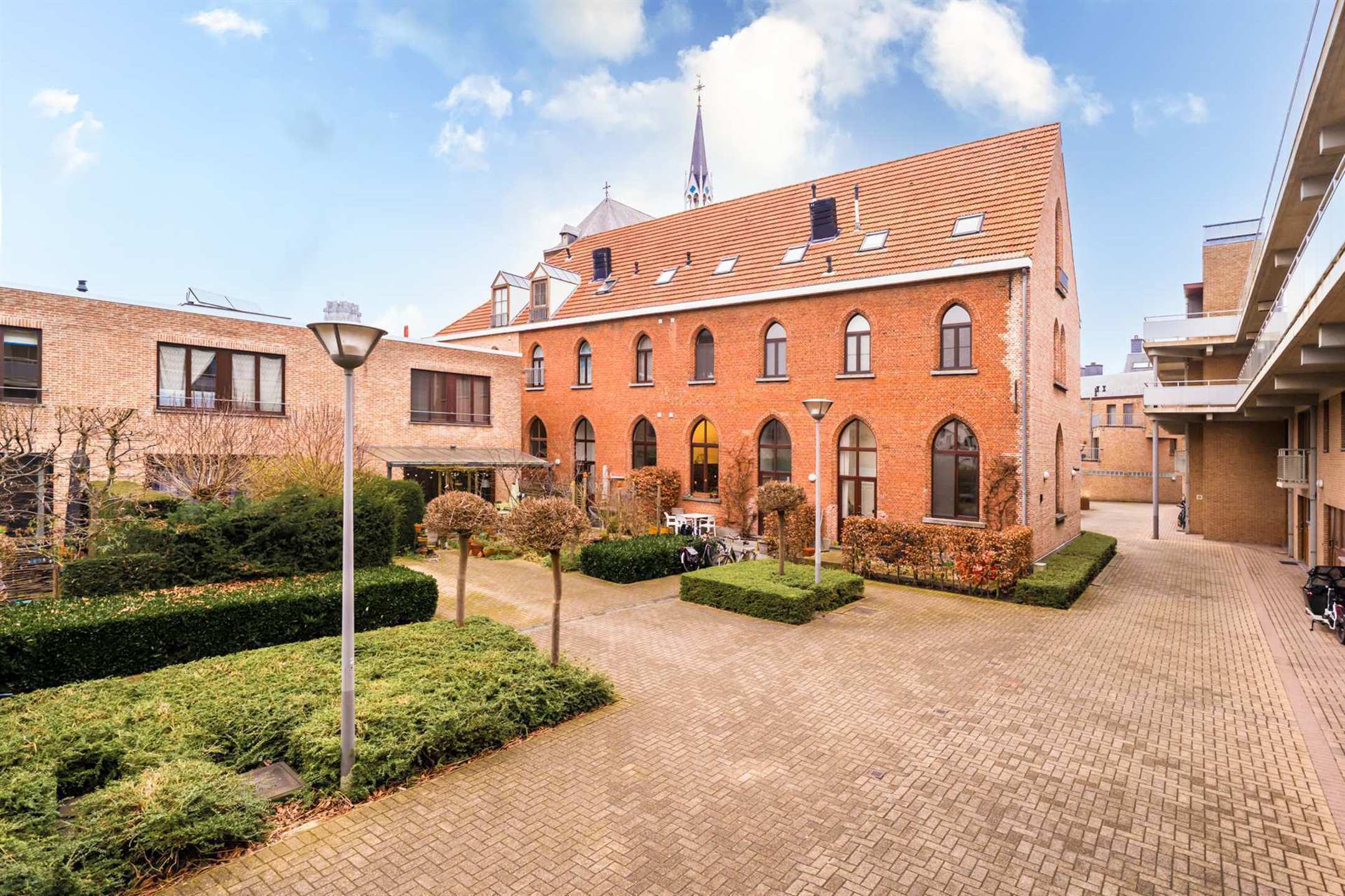 Unieke kloosterwoning gesitueerd in het Patershof  foto 17