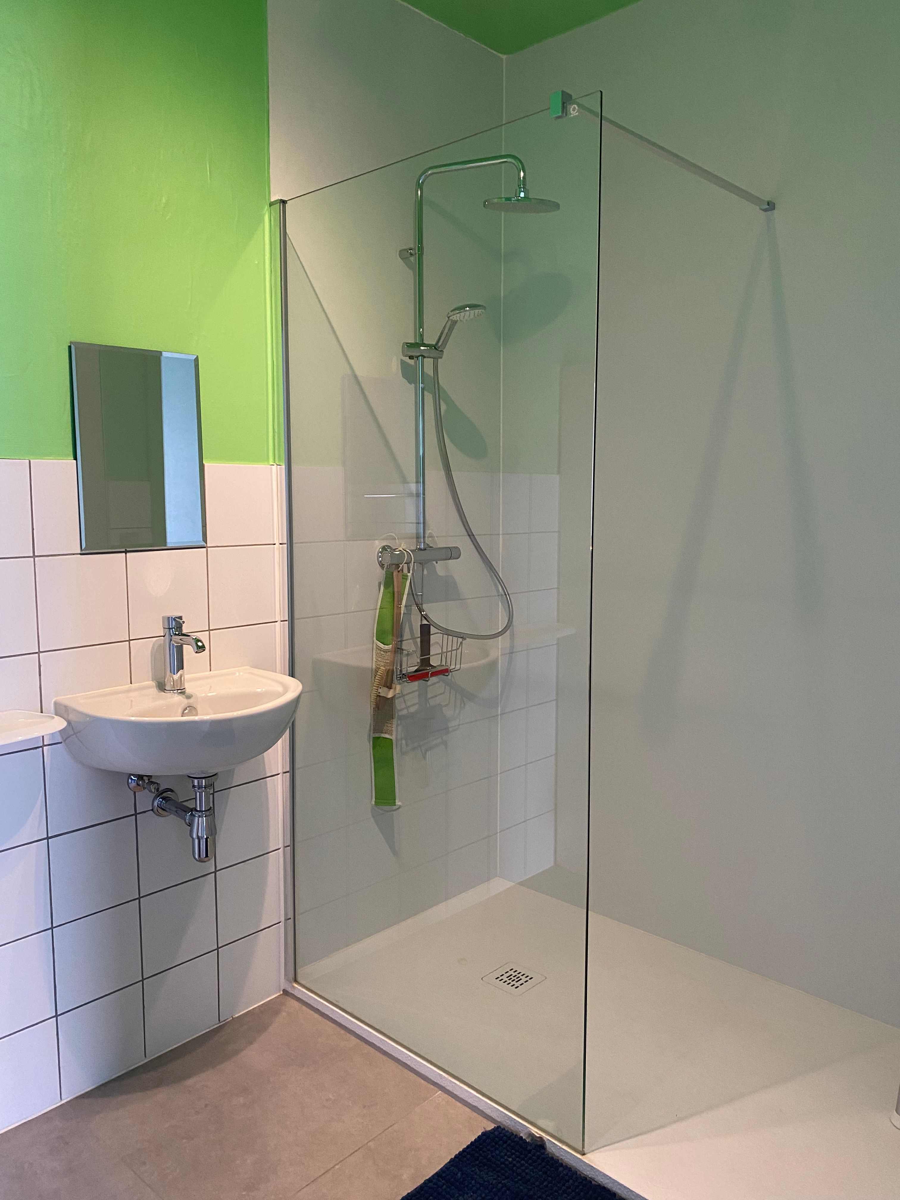Charmante rijwoning te koop met tuin en veel potentieel foto 10