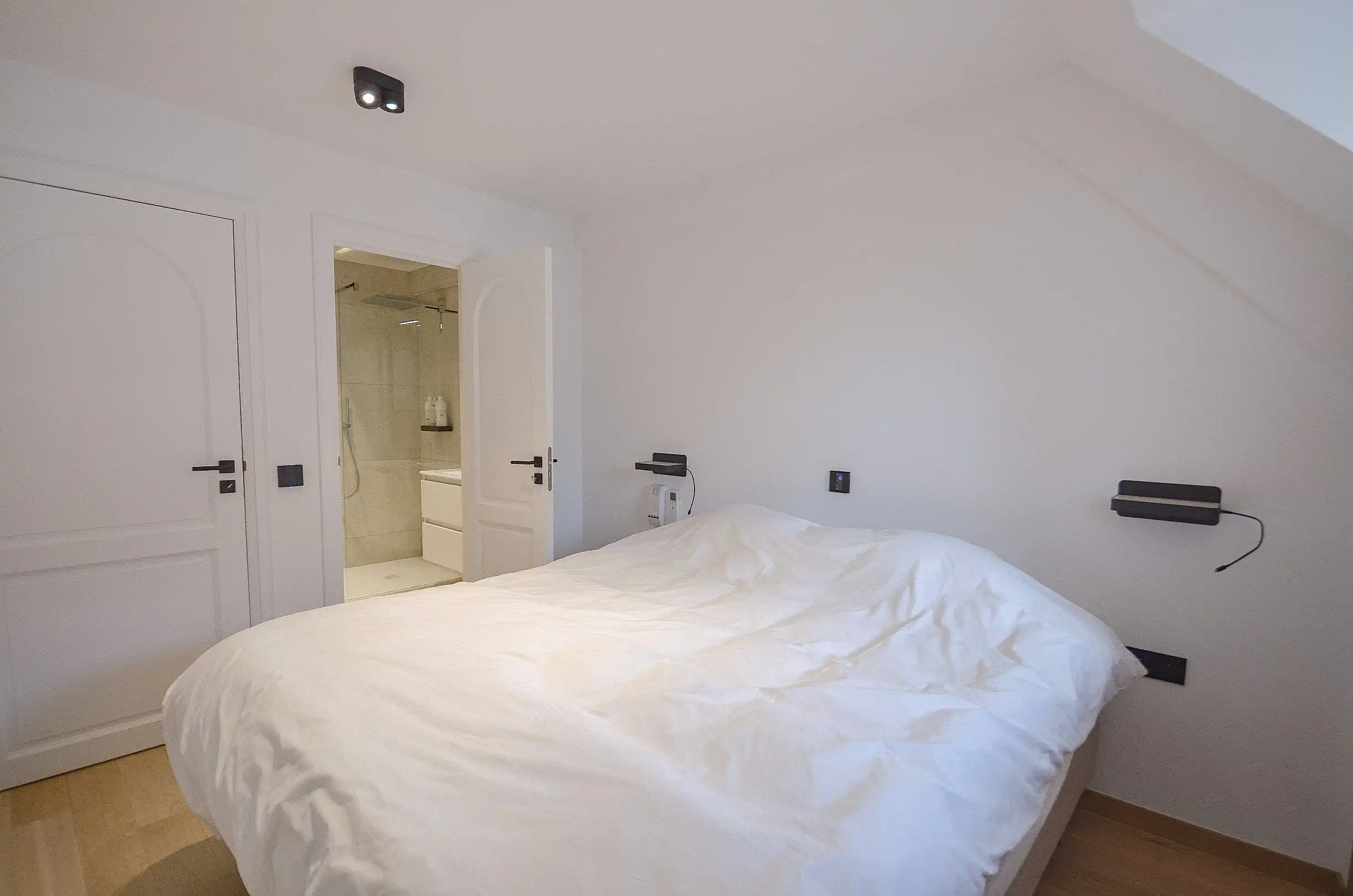 Uniek duplexappartement/penthouse met een weids uitzicht. foto 11