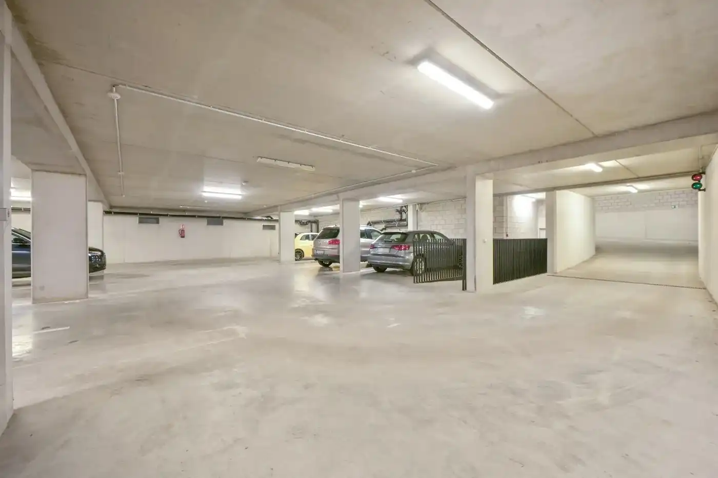 Modern appartement uit 2016 met 2 slaapkamers in centrum foto 19